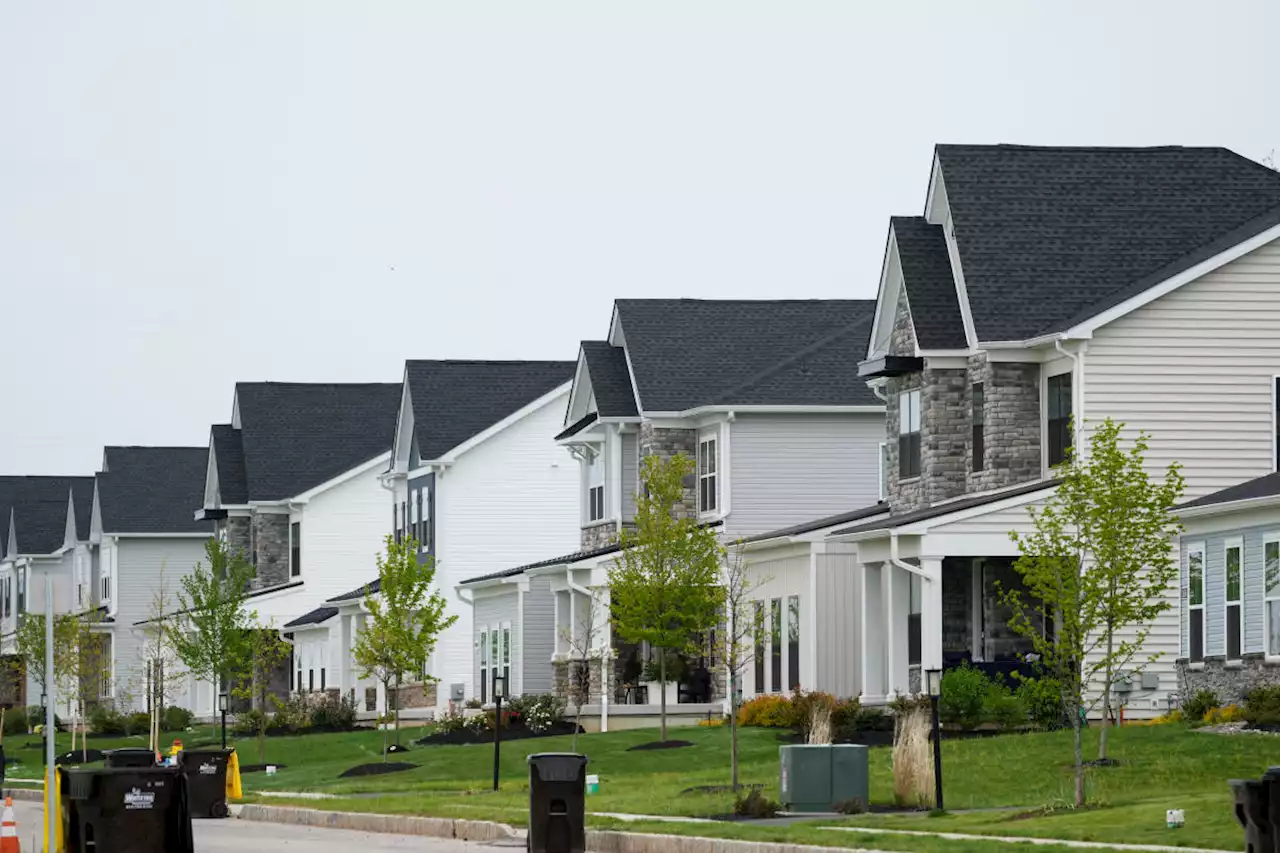 Housing economist predicts home prices will drop by 10% this year