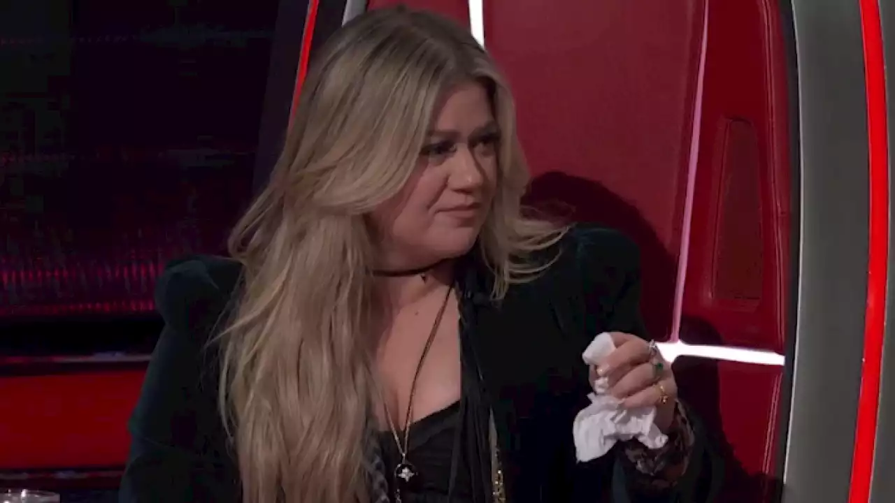 Kelly Clarkson Tears Up After Her Favorite 'Voice' Rehearsal Ever