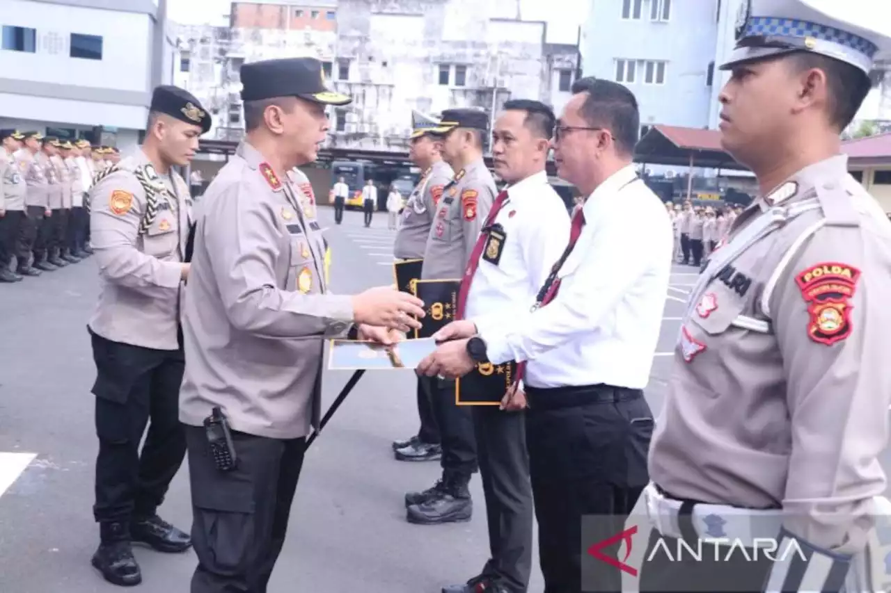 Selamatkan Monyet, 2 Polisi Diganjar Penghargaan dari Kapolda