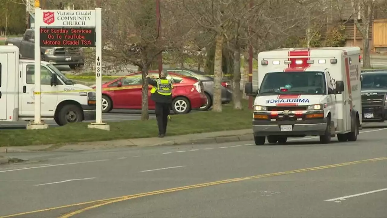 Man pinned under van in Vancouver Island parking lot