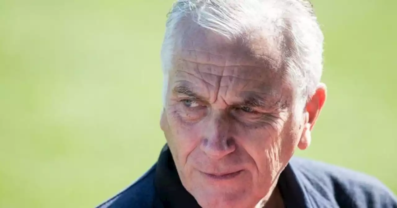 Onbegrip bij Van der Ende: &amp;quot;Lopen er nu nog te veel bij als Alice in ...