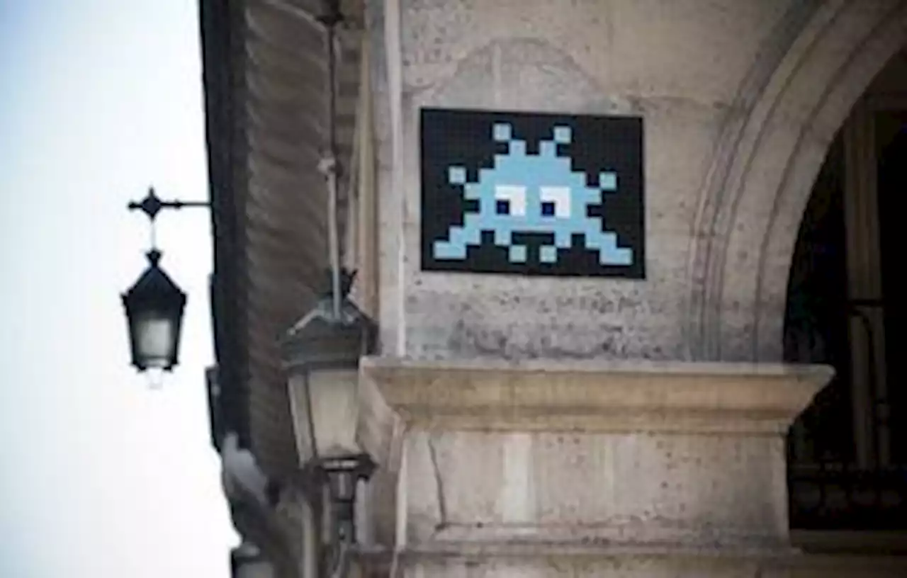 Une mosaïque d’Invader enlevée par un riverain agacé par les fans