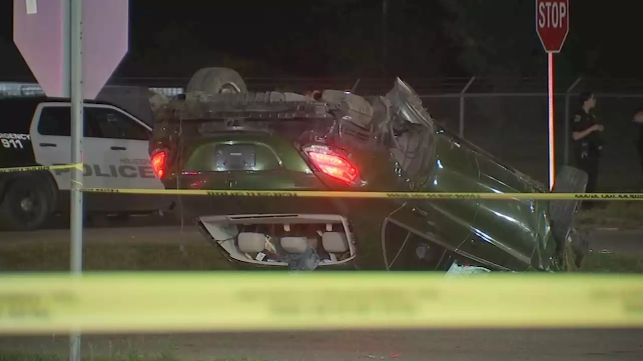 Driver killed when he was ejected during rollover crash and chase in southeast Houston