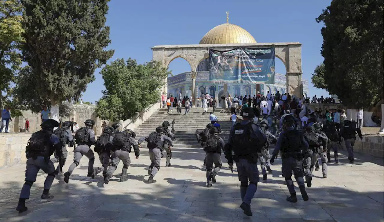 Enfrentamientos en mezquita de Jerusalén deja más de 350 detenidos