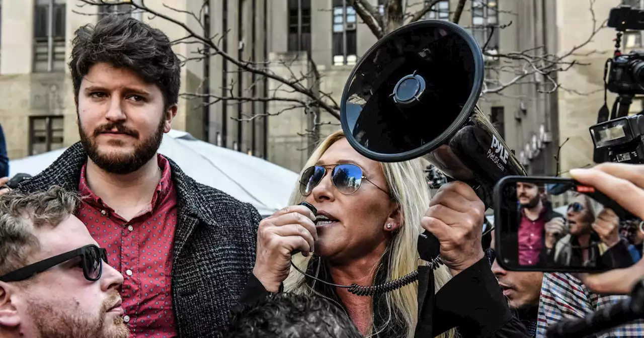 Trump's arraignment brings out crowds of supporters and protesters