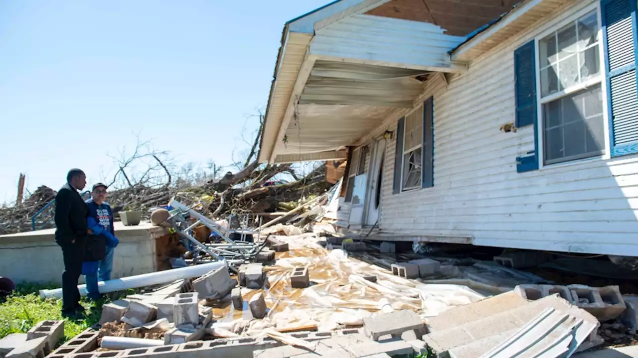 Missouri tornado kills multiple people, sows destruction