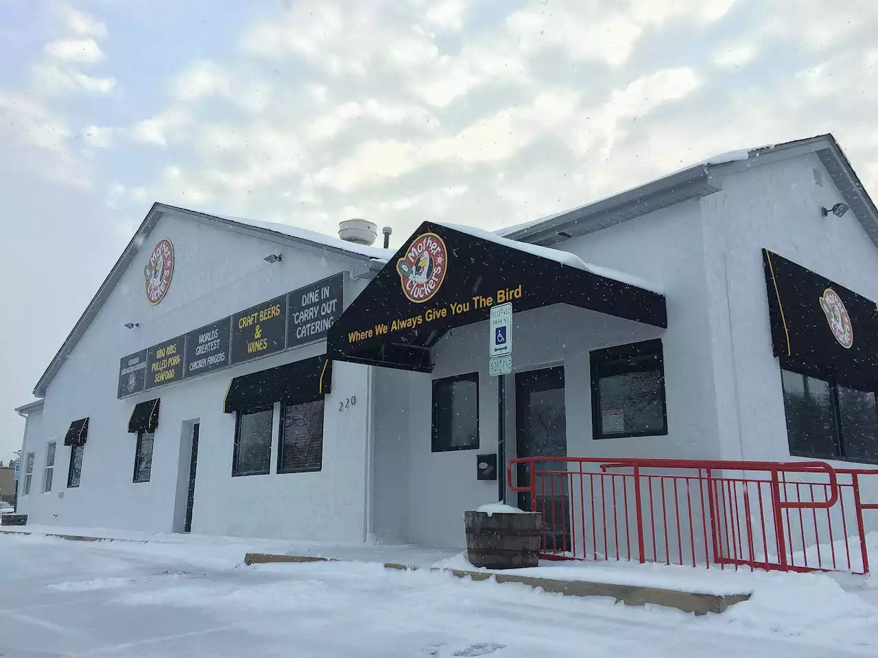 Oil change franchise to open at former Mother Cluckers Kitchen site in Palatine