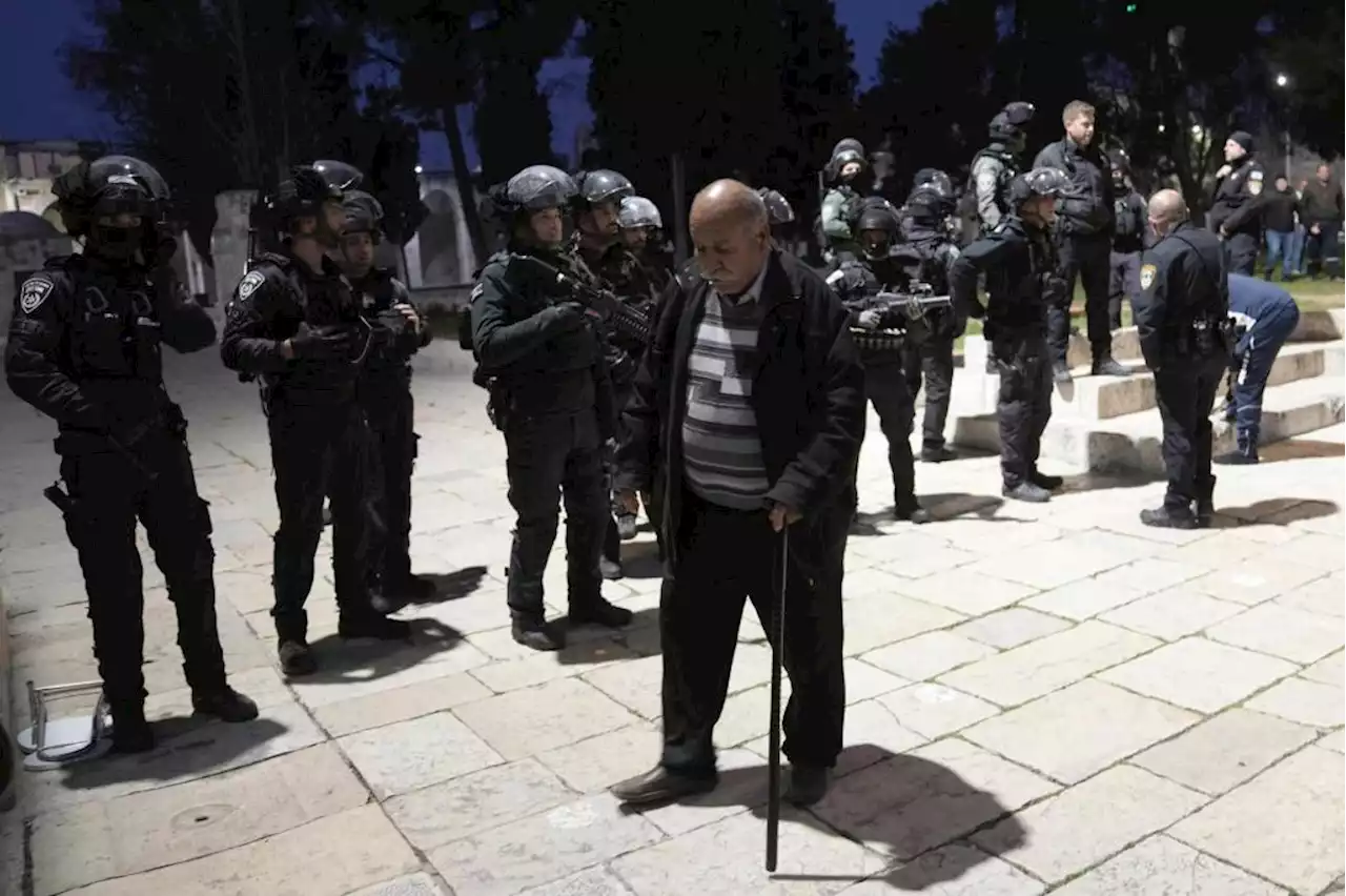 Violence at Jerusalem holy site raises fears of escalation