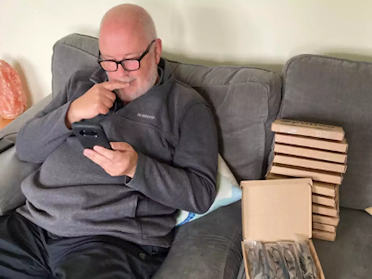 Man mistakenly orders 60 pairs of reading glasses