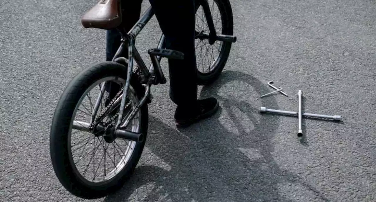 Por intentar robar una bici, le mutilan los dedos con un machete en Guanajuato | El Universal