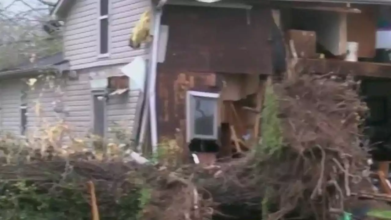 Strong tornado in Missouri kills, injures multiple people, troopers say