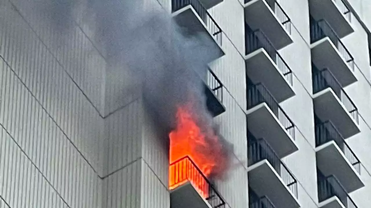 Chicago firefighter injured after blaze breaks out at Gold Coast highrise