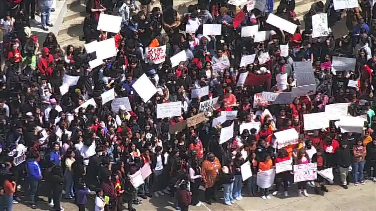 North Texas students take part in walk out to demand action on gun safety