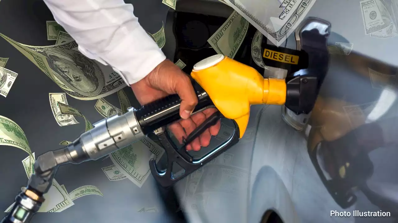 Prepare for gas price bumps at the pump in 'the next few days,' GasBuddy analyst warns