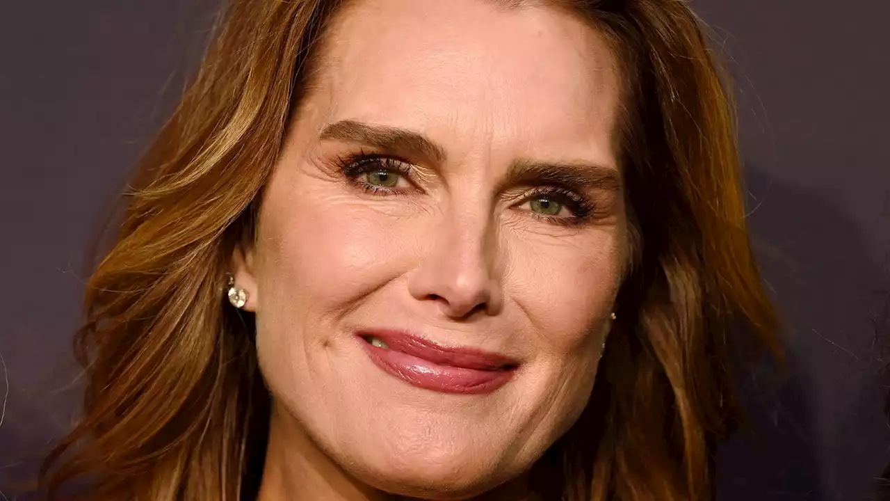 Brooke Shields, à 57 ans, elle adopte la tendance imprimée star du moment qui rajeunit instantanément !