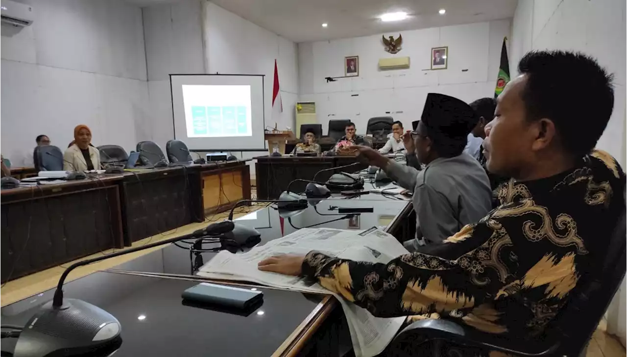 Siap Bantu Modal, Dewan KLU Minta Direktur BUMD Tak Mundur