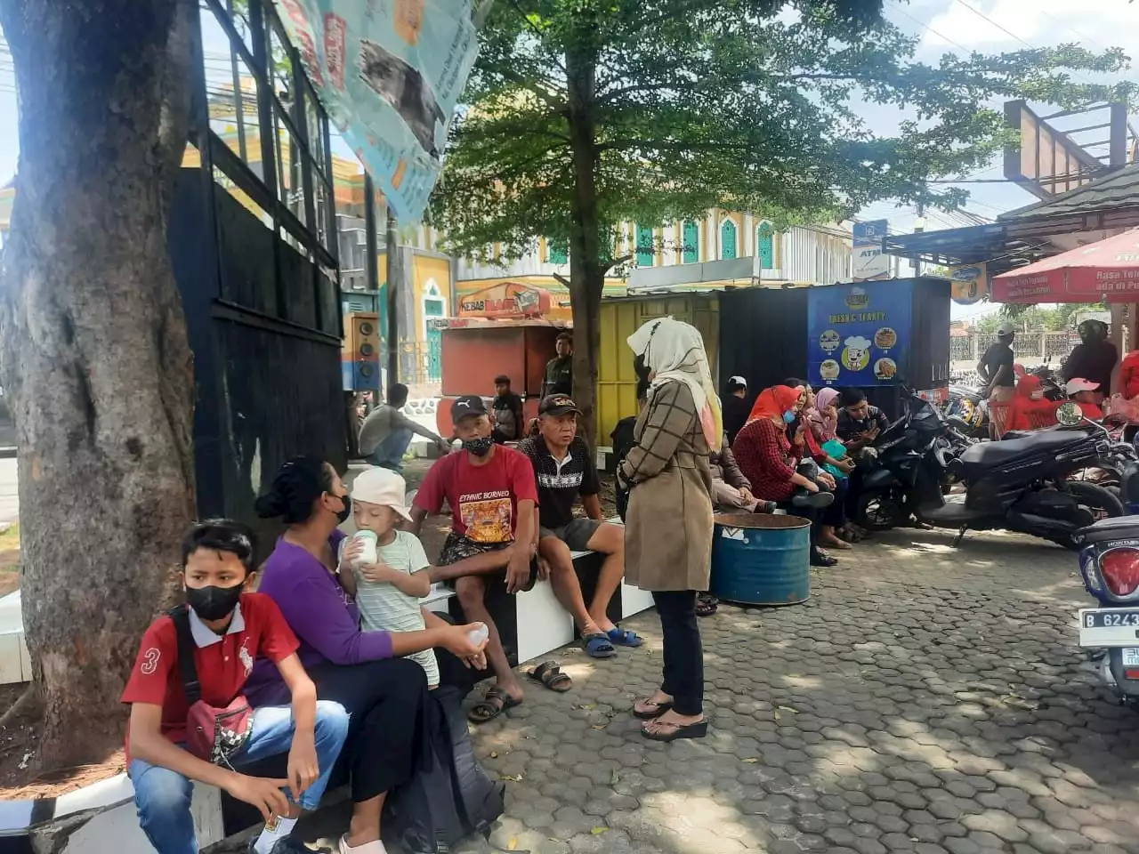 Warga Banten Ini Tetap Bertahan Meski Tahu Pengobatan Ida Dayak Dibatalkan