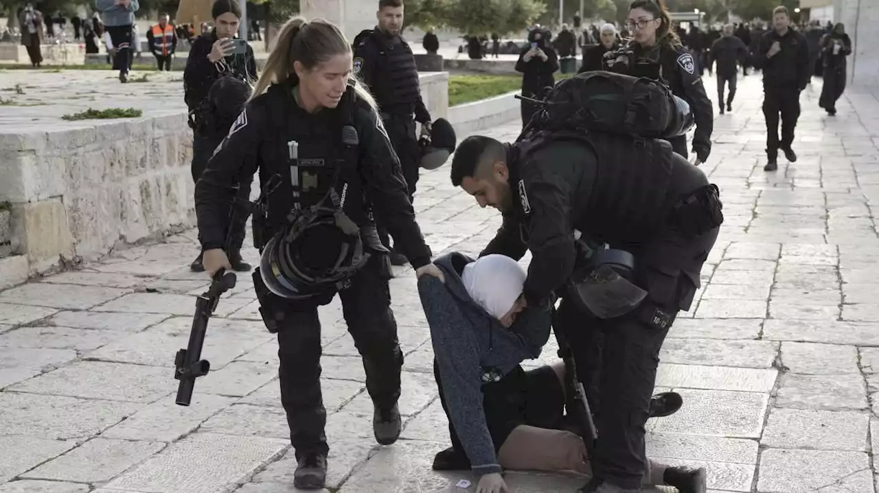 Violence at holy Jerusalem site raises tension over holidays