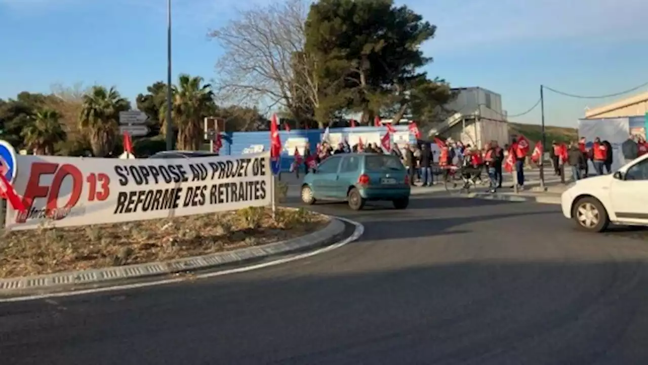 Vidéo - Réforme des retraites : des manifestants bloquent le chantier de la future marina olympique à Marseille