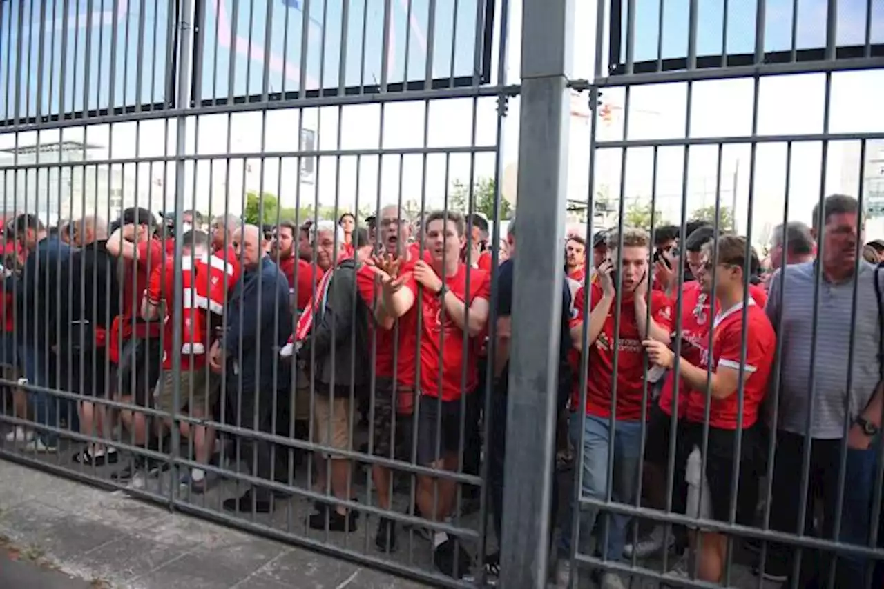 Neuf cents supporters de Liverpool attaquent l'UEFA après le fiasco du Stade de France