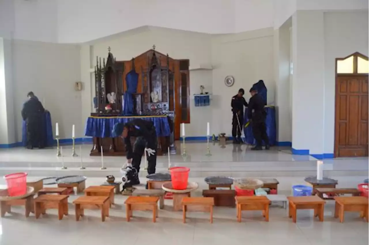 Jelang Rangkaian Paskah, Satuan Gegana Polda NTT Sterilkan Sejumlah Gereja