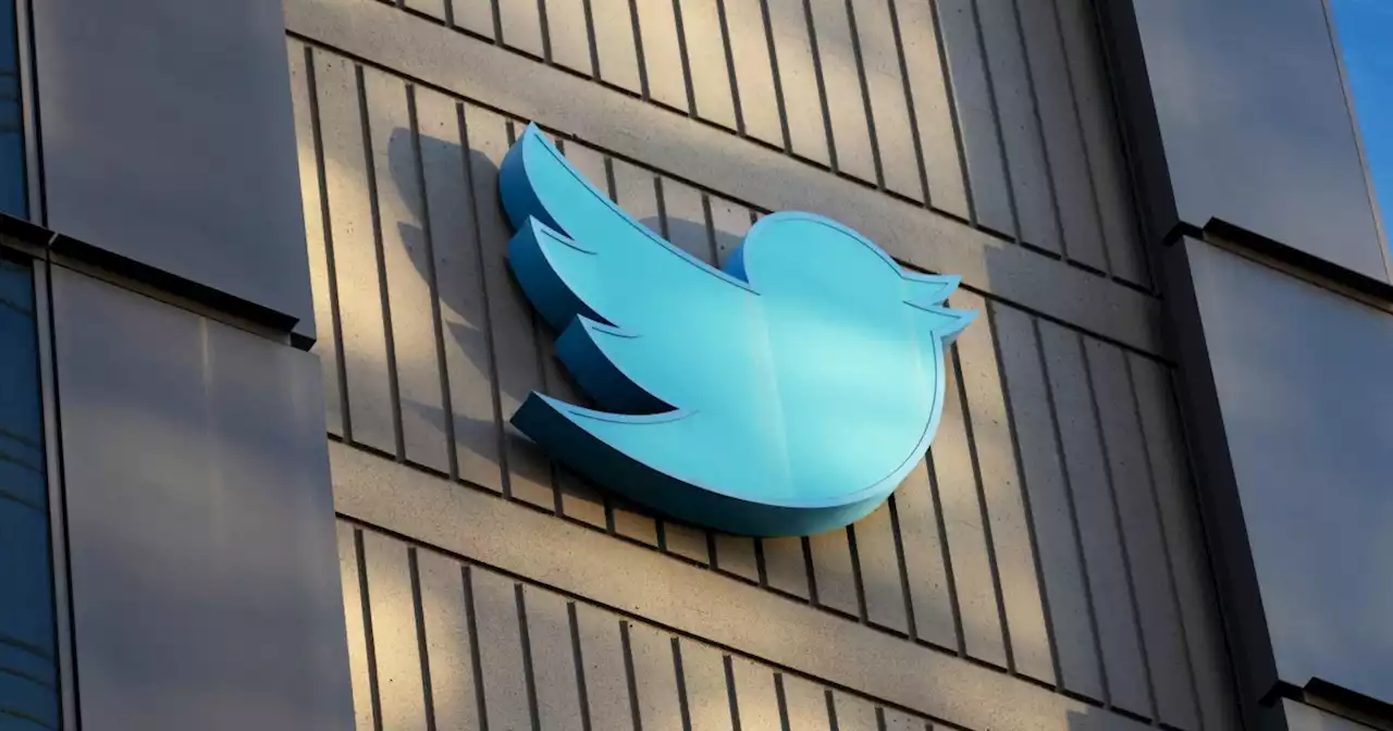 Twitter users who canceled paid verification still have check marks