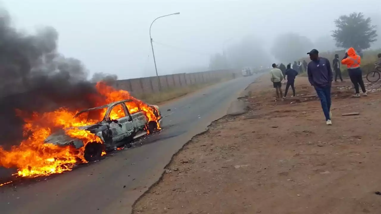 BREAKING | Two bystanders shot dead in Benoni cash-in-transit heist | News24