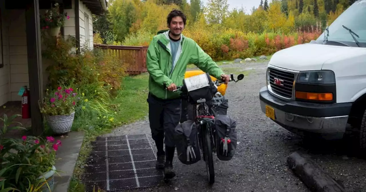 Tim Matsubara recorre América en bicicleta, y está en Apaseo el Alto: 'Es una ciudad hermosa'