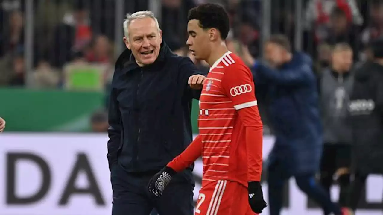 DFB-Pokal - FC Bayern München: Jamal Musiala verweigert Christian Streich den Handschlag