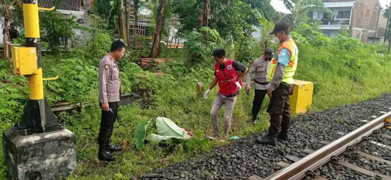 KAI Cirebon Catat Selama Tiga Bulan 18 Orang Meninggal di Jalur Kereta |Republika Online