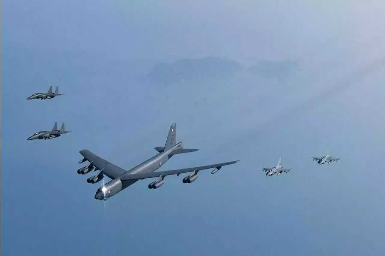 Nuclear-capable American B-52 bomber joins military drills with South Korean military