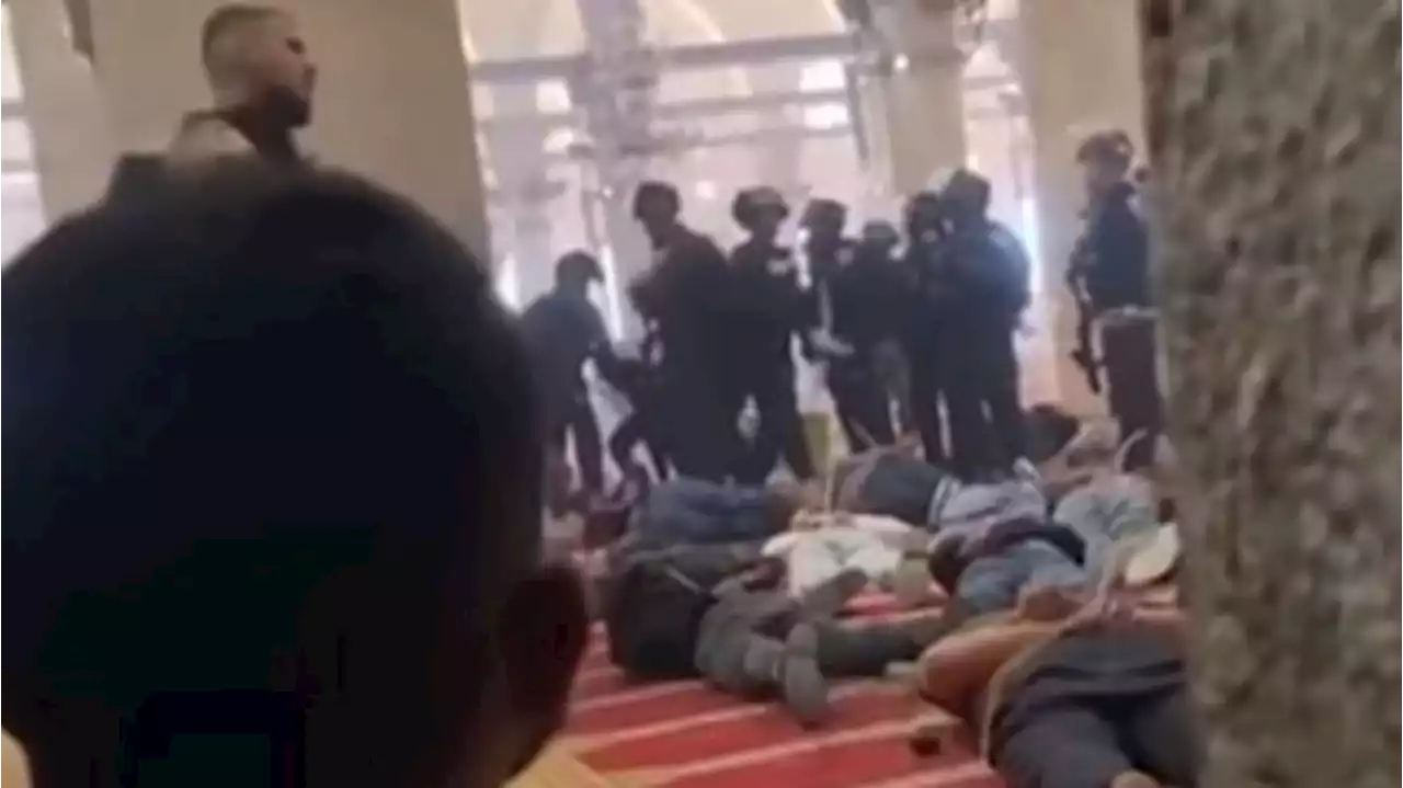 Israel Serang Jamaah di Masjid Al-Aqsa, 7 Orang Luka-luka