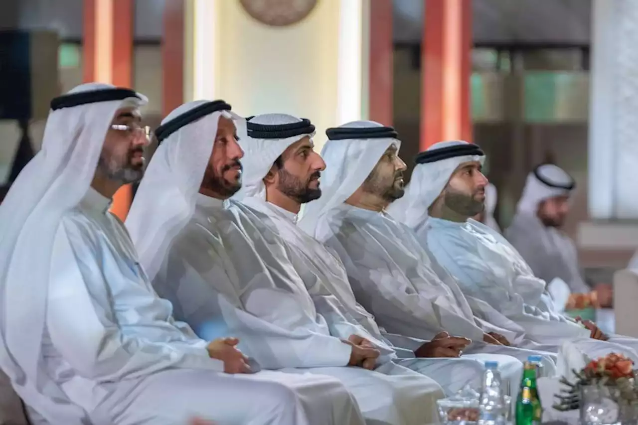 سلطان بن أحمد القاسمي يشهد تخريج الدفعة الأولى من «المتحدث الرسمي» | صحيفة الخليج