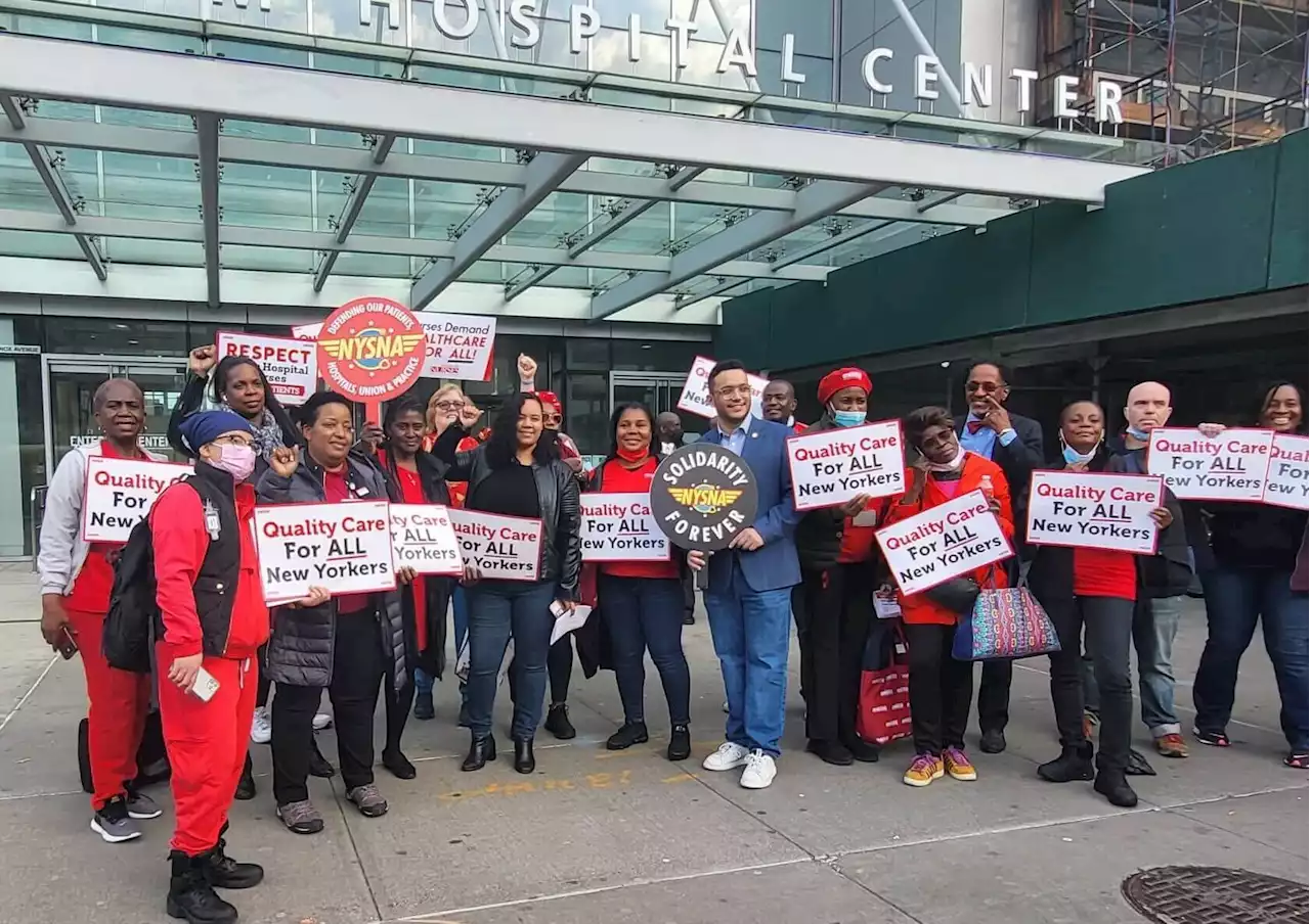 Public hospital nurses rally outside Harlem Hospital and demand pay equity and more staffing | amNewYork