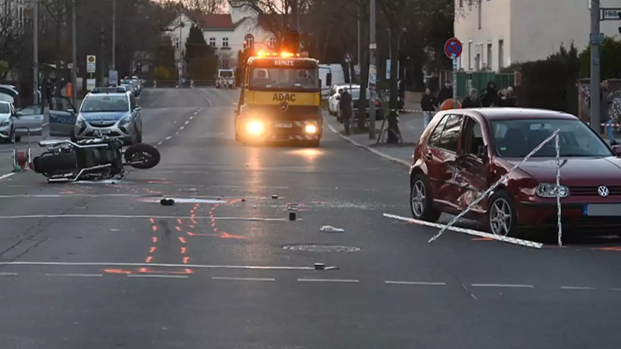 Biker stirbt nach Kreuzungs-Crash in Lichterfelde