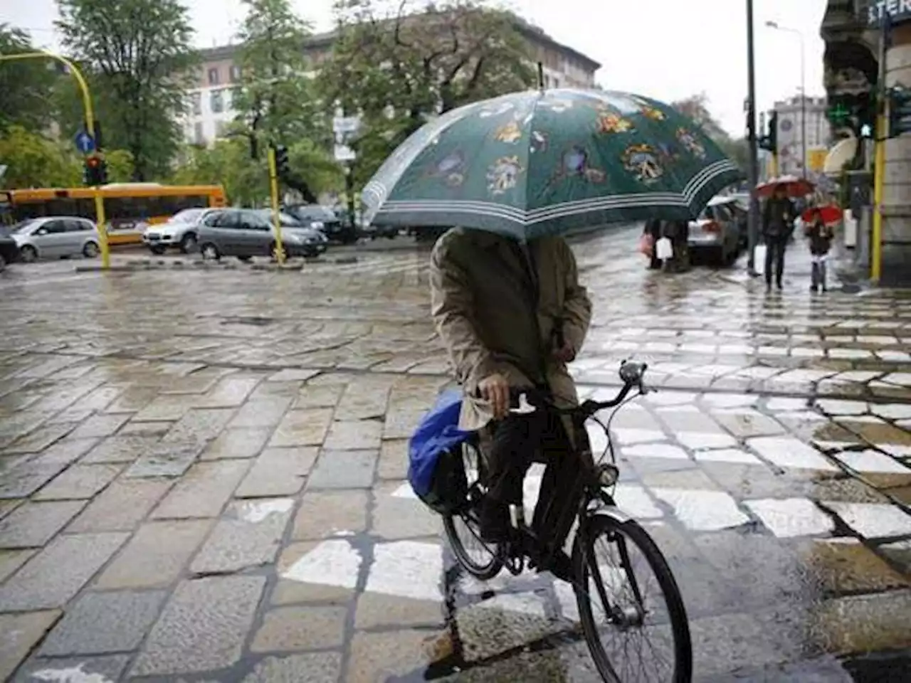 Meteo: maltempo per Venerdì Santo, piogge a Pasqua, ma a Pasquetta esce il sole