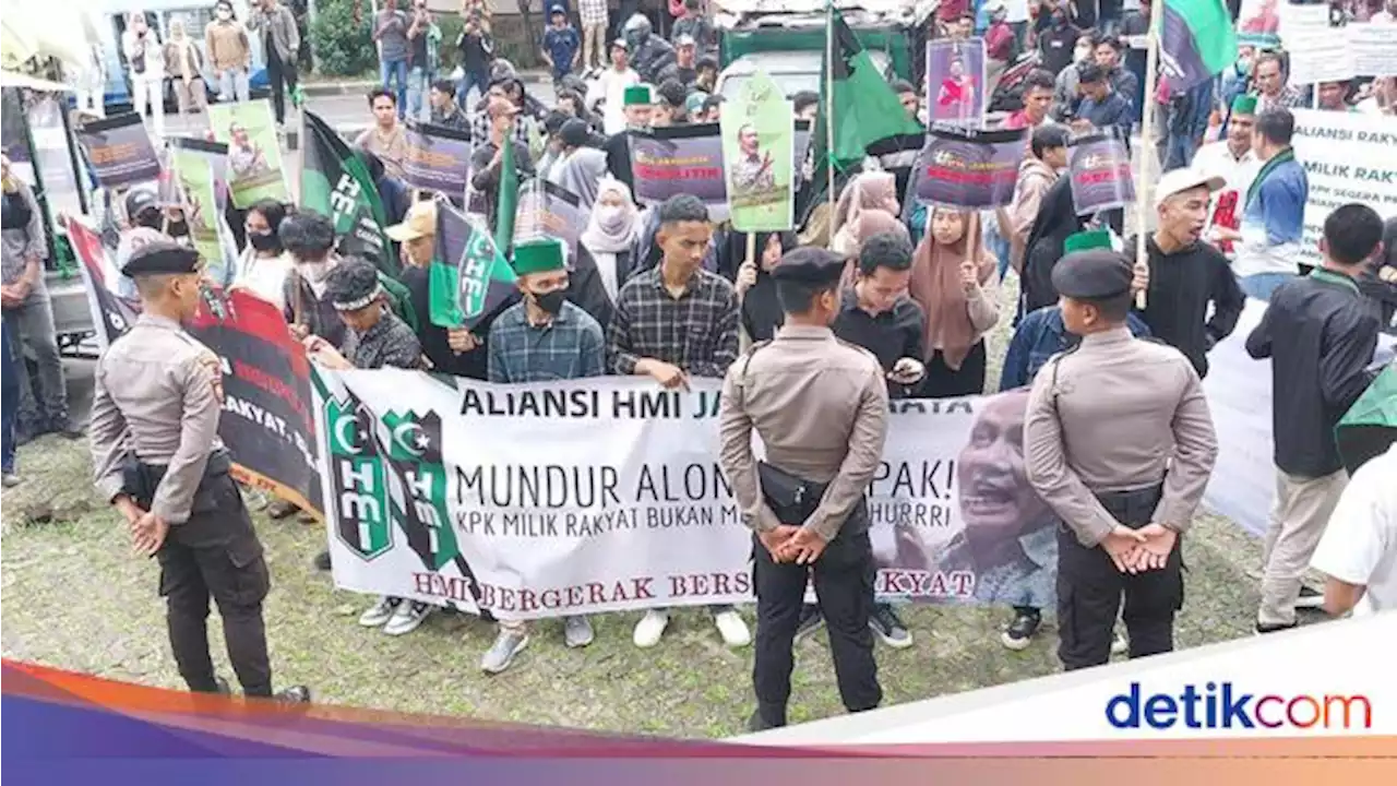 Massa Geruduk KPK, Protes Firli Bahuri Copot Brigjen Endar