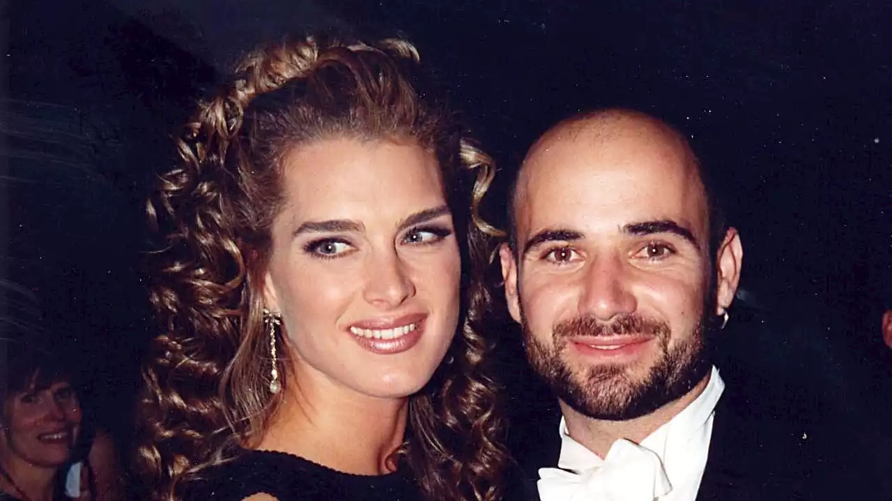 Brooke Shields Recalls 'Friends' Cameo Led to Andre Agassi's Jealousy