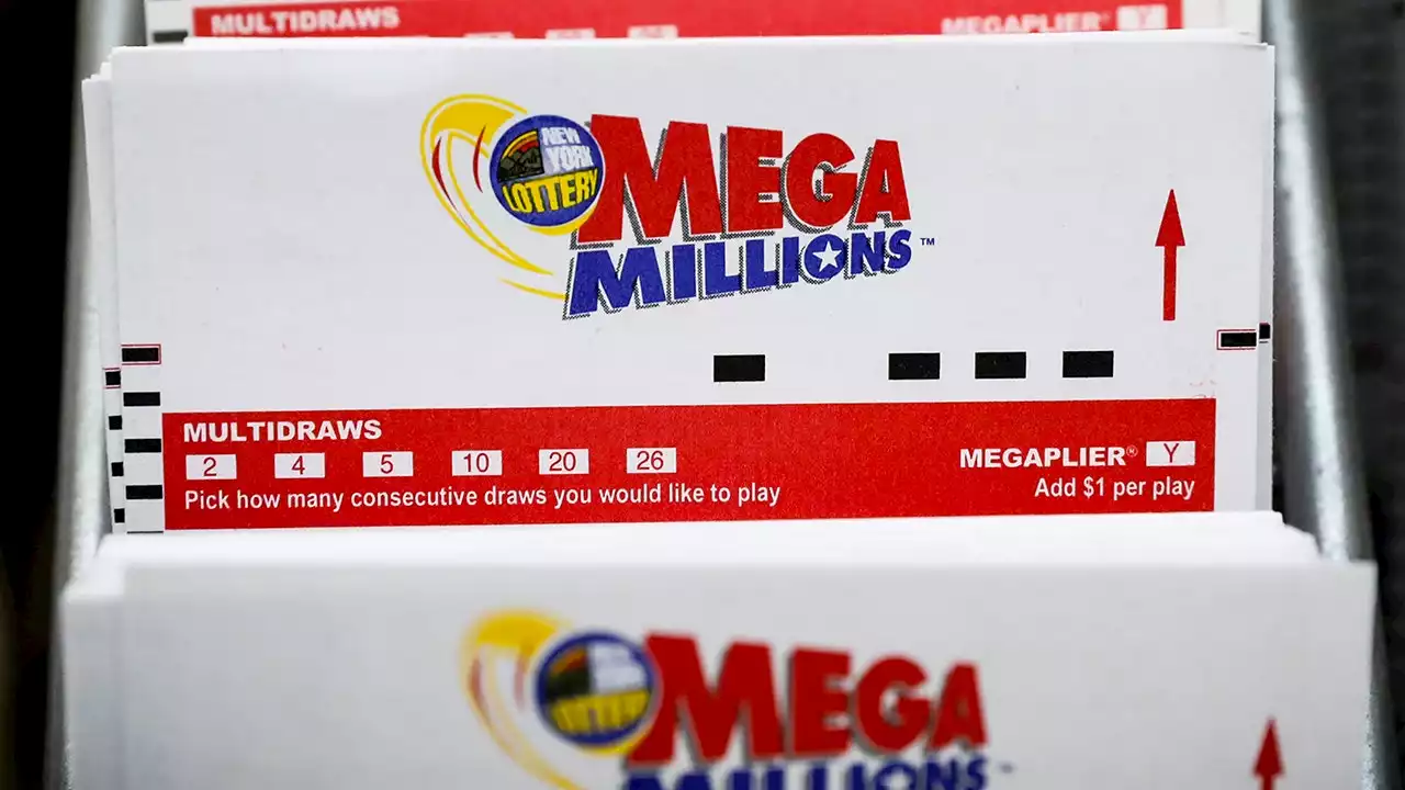 Mega Millions jackpot soars past $400M for Friday night