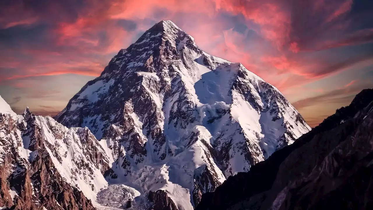 Mountains 5 times the height of Mt Everest exist near Earth's core