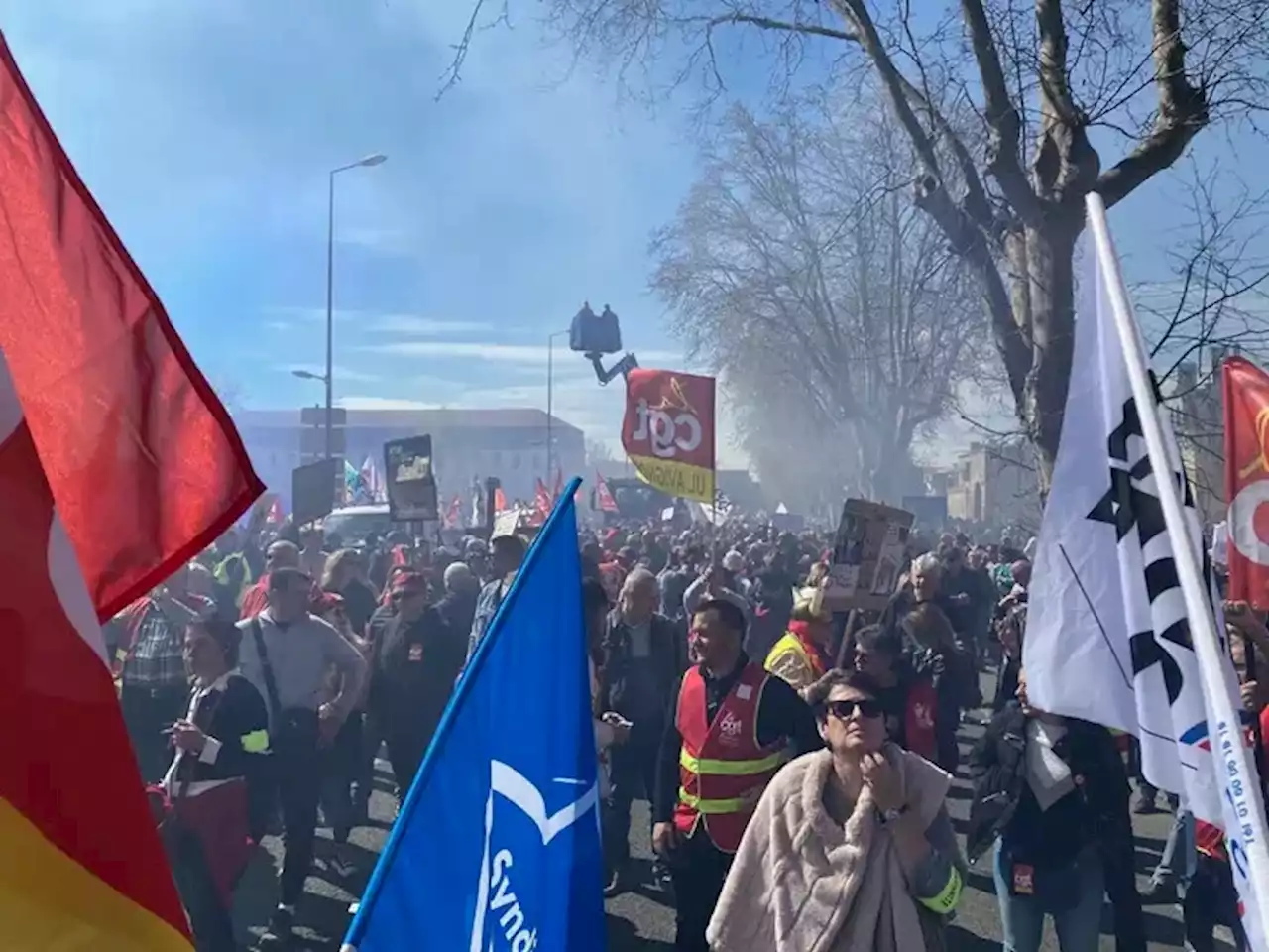 DIRECT. Réforme des retraites : une mobilisation en légère baisse à Marseille avec 170 000 manifestants selon les syndicats, 10 000 selon la police