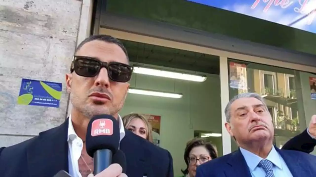 Catania, Fabrizio Corona candidato al consiglio comunale: 'Presidente del Consiglio prima dei 58 anni'