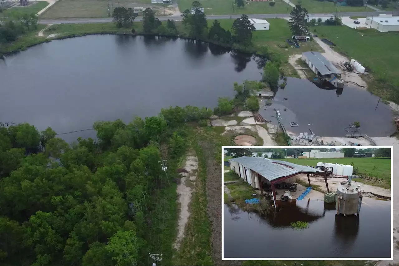 Residents worry growing sinkhole could ‘swallow up’ small Texas city