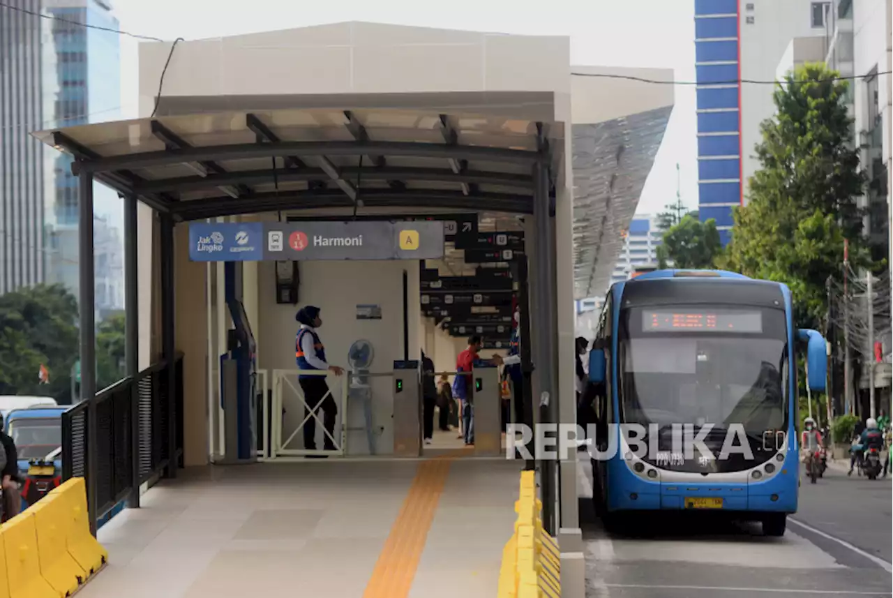 DPRD DKI Jakarta Soroti Pelayanan Transjakarta yang Dinilai Menurun |Republika Online