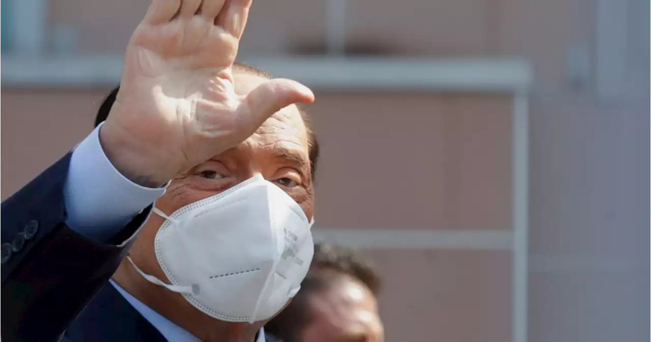 Berlusconi padece leucemia, revelan sus médicos; recibe tratamiento en el hospital