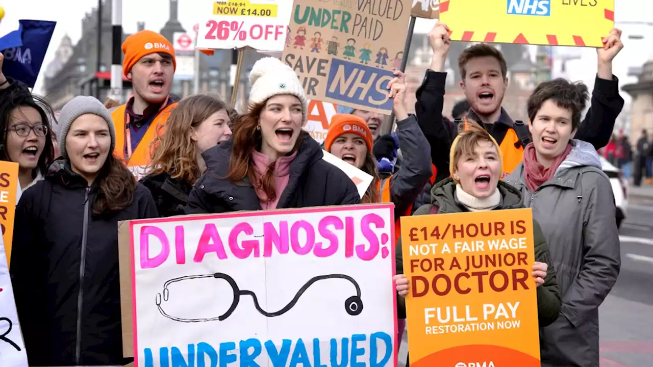 Hospital leaders fear for patient safety ahead of 'unprecedented' strike by junior doctors