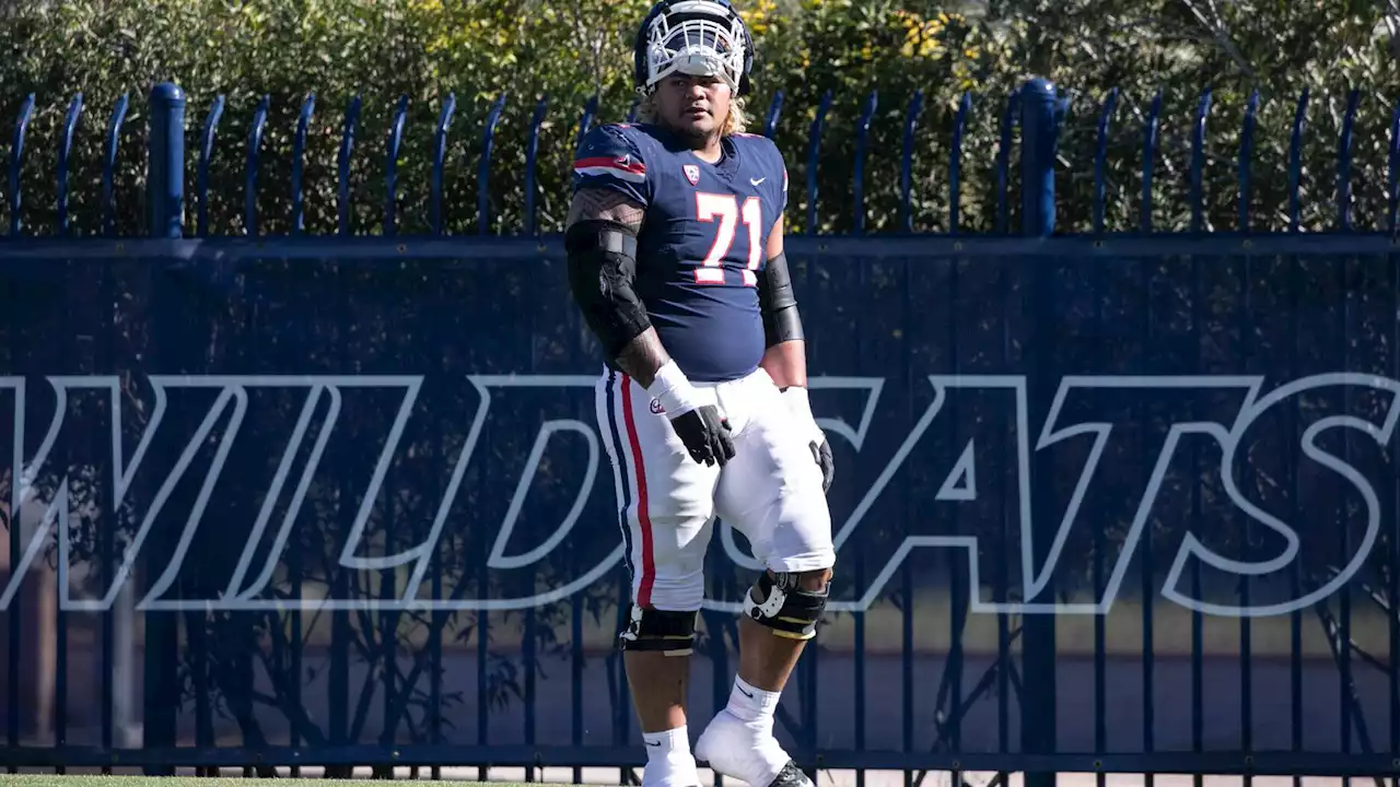 Right tackle 'a total different world' for Jonah Savaiinaea, Arizona's 'gifted offensive lineman'