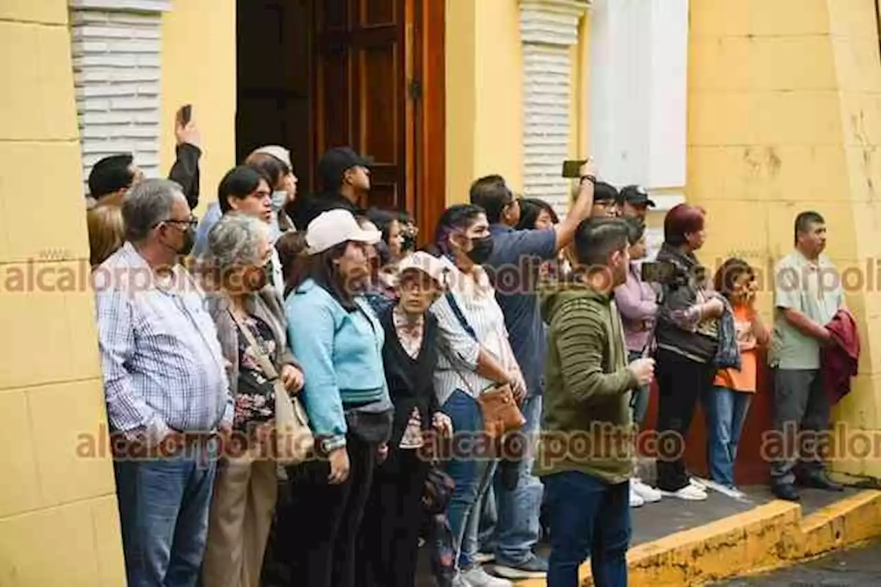 La Pasión bajo la lluvia: El mal tiempo no impidió el Viacrucis en Xalapa