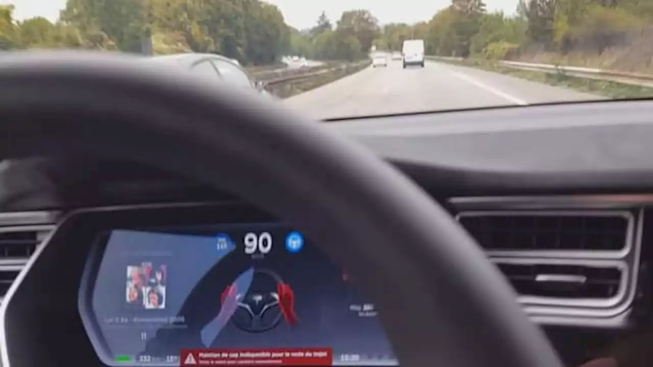 Tesla: des employés se partageaient des vidéos enregistrées dans les véhicules des clients