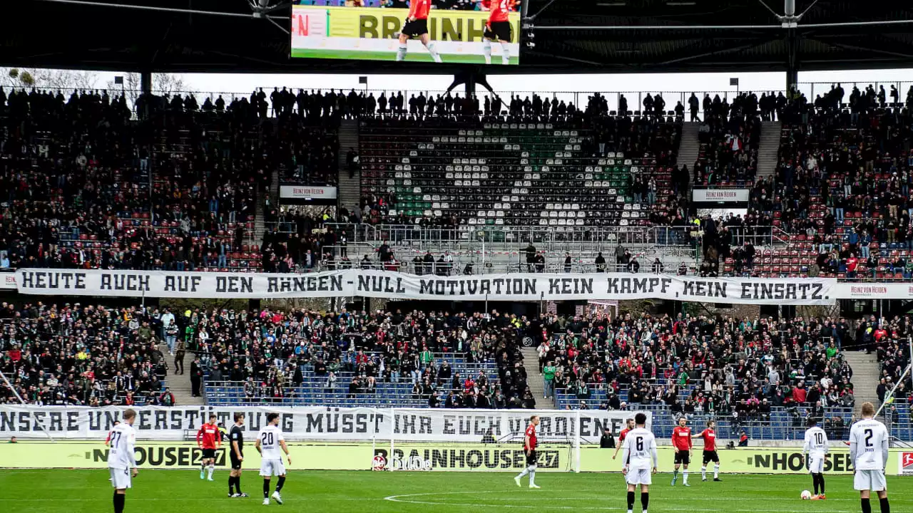 Hannover 96: Trainer Stefan Leitl rechnet vor HSV-Spiel mit Spott-Fans ab